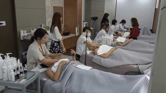 共探抗衰老产业融合前沿寻求“械·妆·食”融合新路径(图1)