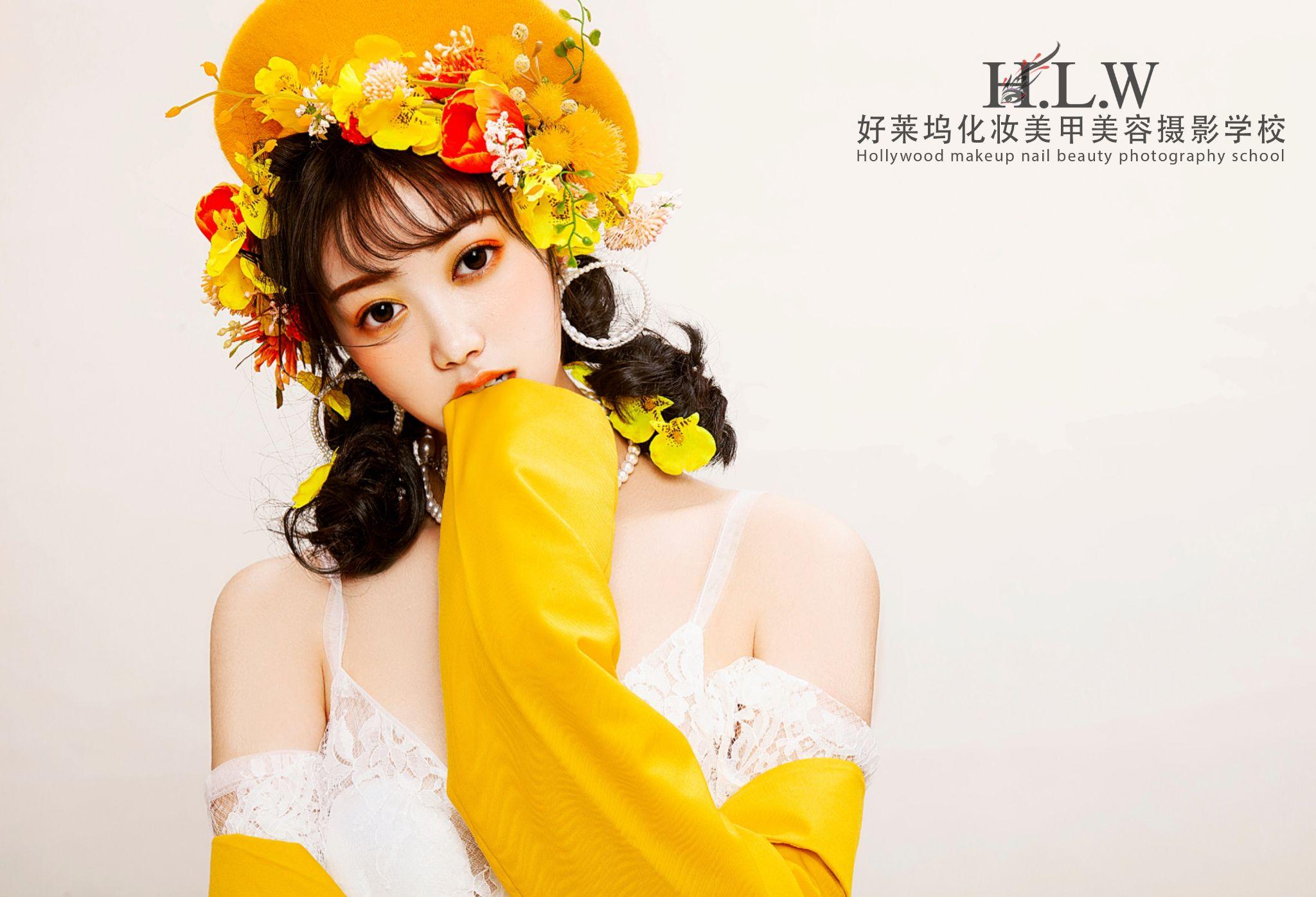 戏曲名家IP联动上位?看艺术谈艺录如何变身文化新营销标本!(图1)