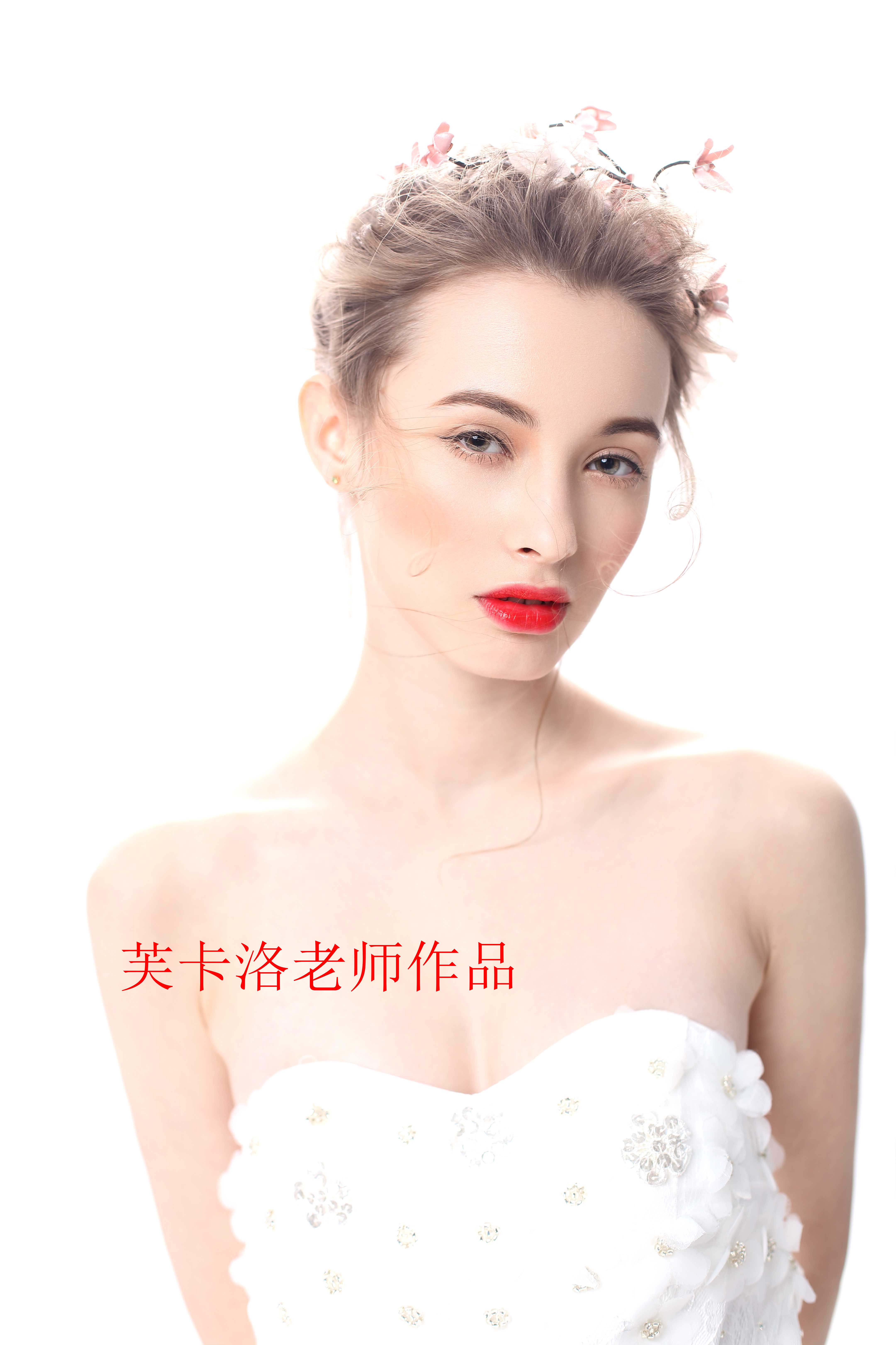 你见过最大的黑头到底有多恶心?(图1)